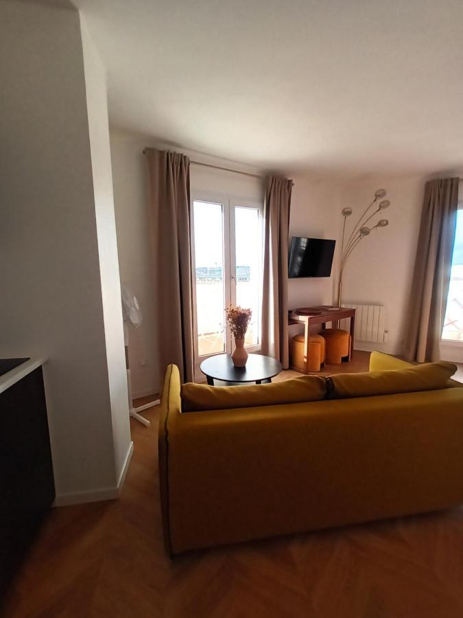 Paris Balcony Top Floor Room エクステリア 写真