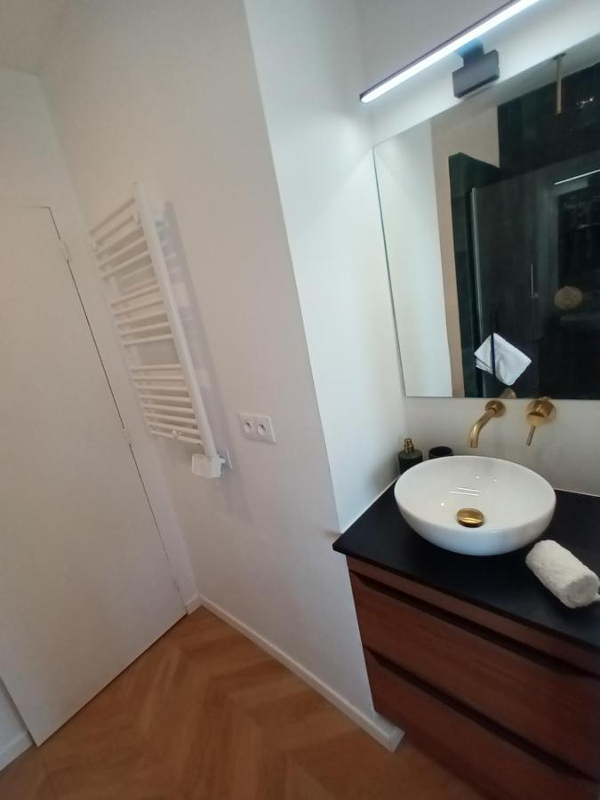 Paris Balcony Top Floor Room エクステリア 写真